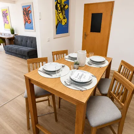 Flats Premium 4 6 Bett Apartment, 3 Schlafzimmer, Smarttv, Kueche *
